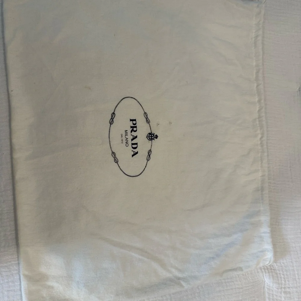 Prada Nero Vitello Daino bag . - Picture 11 of 15